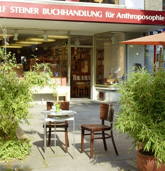 Café in der Rudolf Steinerbuchandlung außen